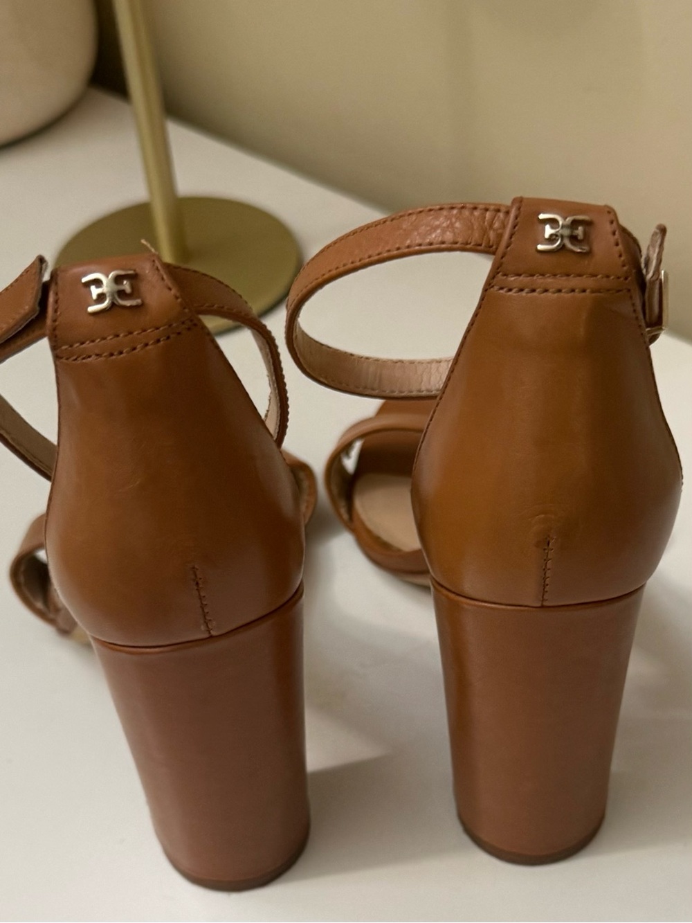 Sam Edelman Yaro Block Heel Size 7.5 Brown Camel Gold Chunky Ankle Strap Leather - Picture 4 of 9